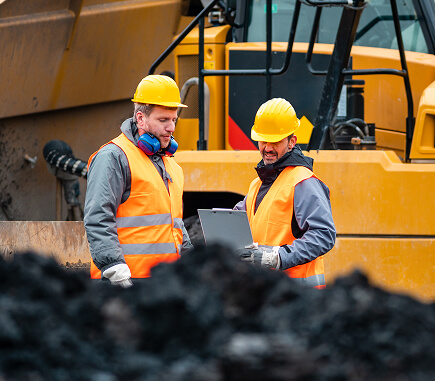 Pemasangan Peralatan Elektromekanik GI 150 kV Sintang